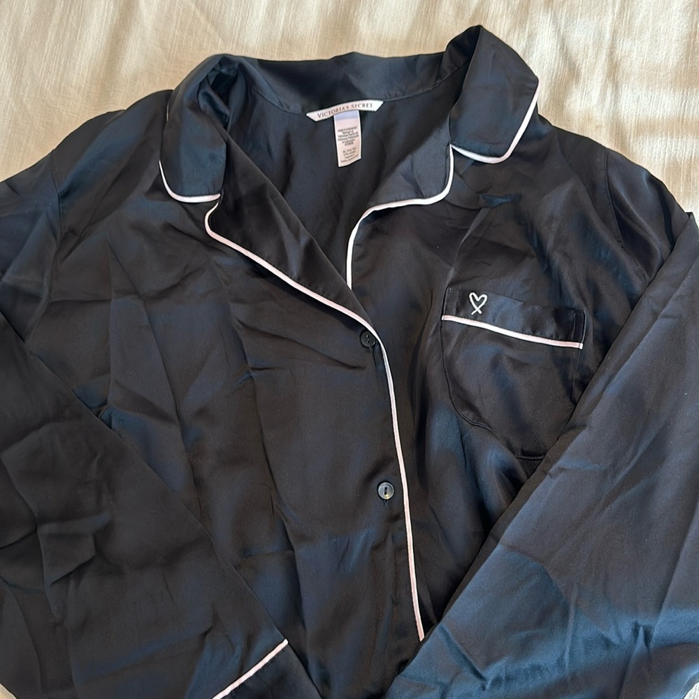 Victoria’s Secret silky polyester pajamas size XL